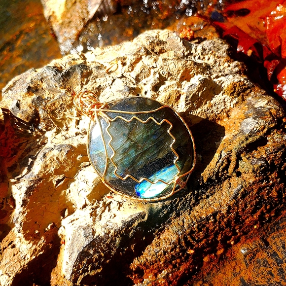 Large pendant - Picture 16 of 16